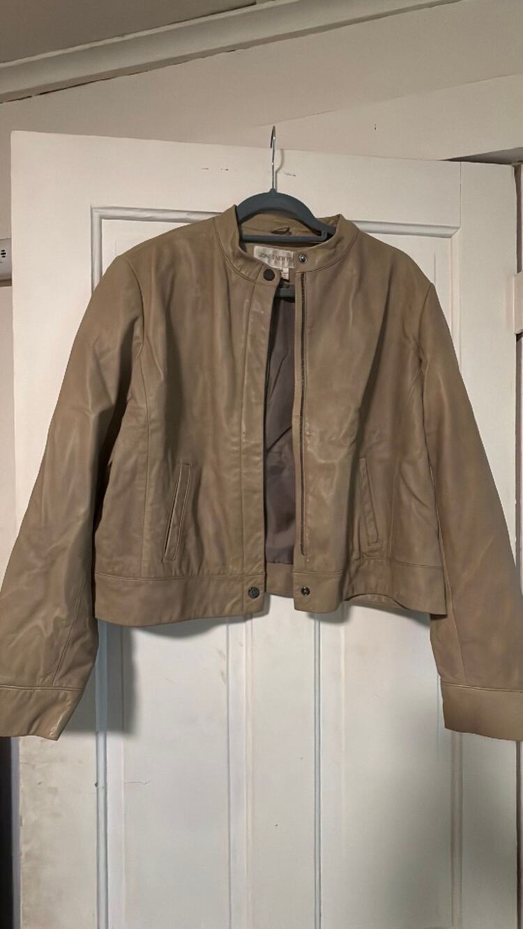 Jones New York Size 14 beige leather jacket